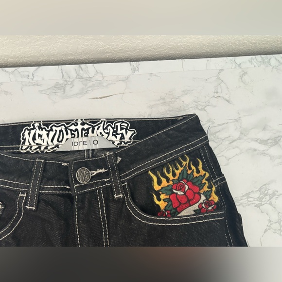 Ninth Hall Women’s Idle Rinse Black Denim Jeans shorts Size 0 Embroidered - Picture 2 of 6